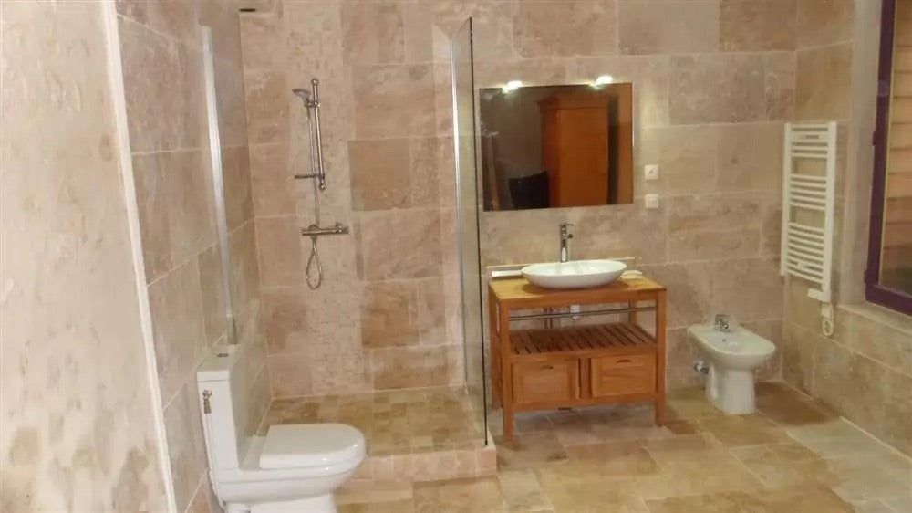 Aspendos Travertine Tumbled Edge Tiles